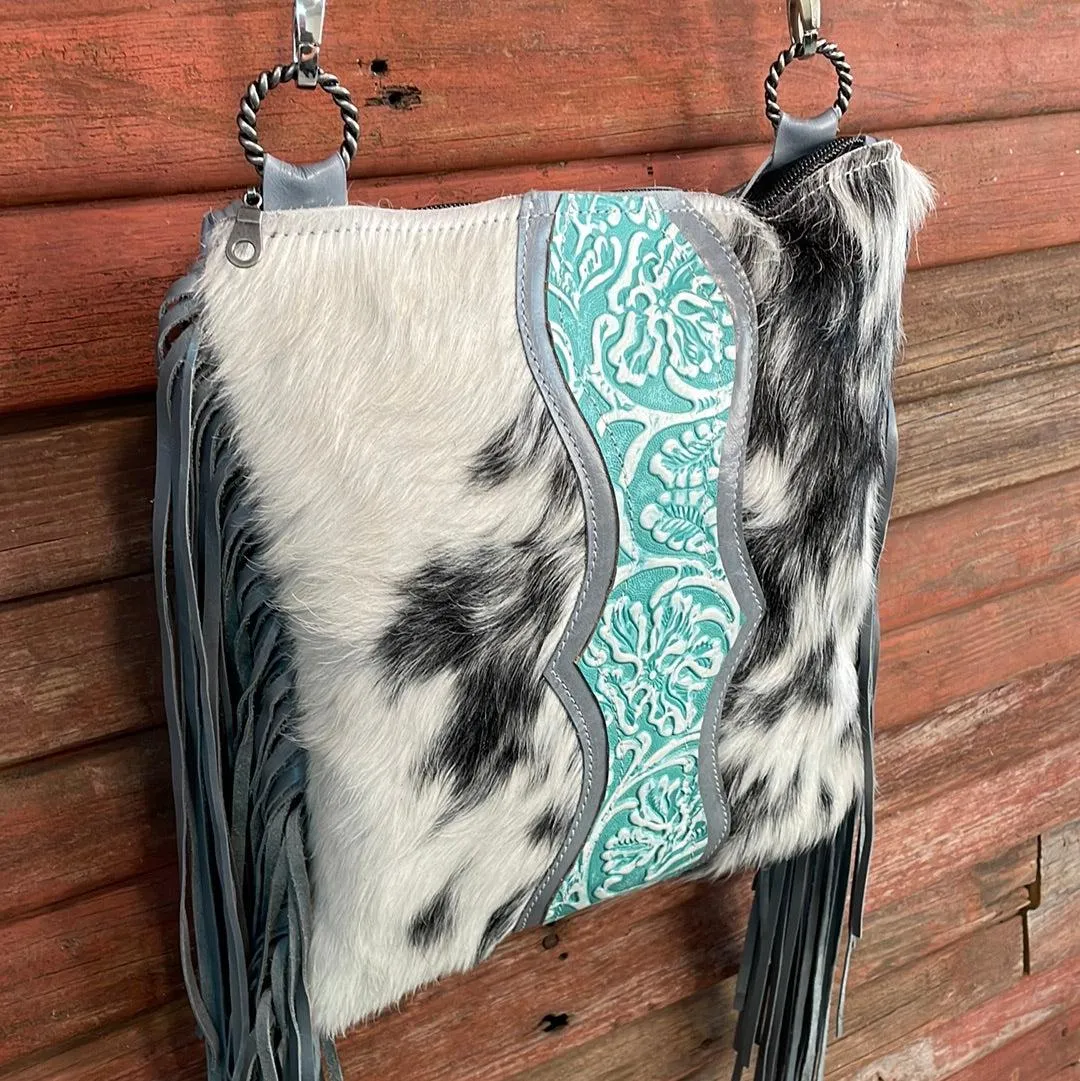 Shania - Black & White w/ Turquoise Sand Tool