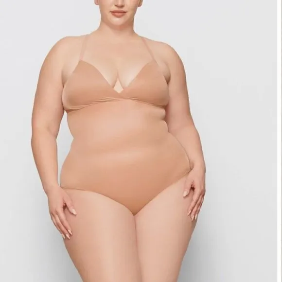 SKIMS Barely There Shapewear Briefs Bodysuit in Clay Size XL NWOT