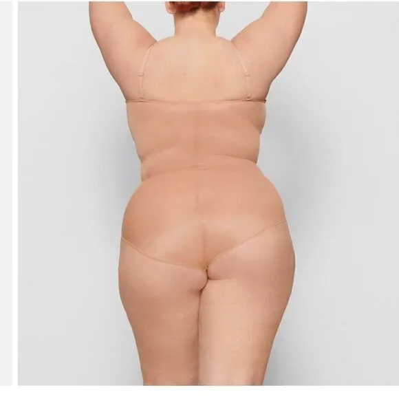 SKIMS Barely There Shapewear Briefs Bodysuit in Clay Size XL NWOT