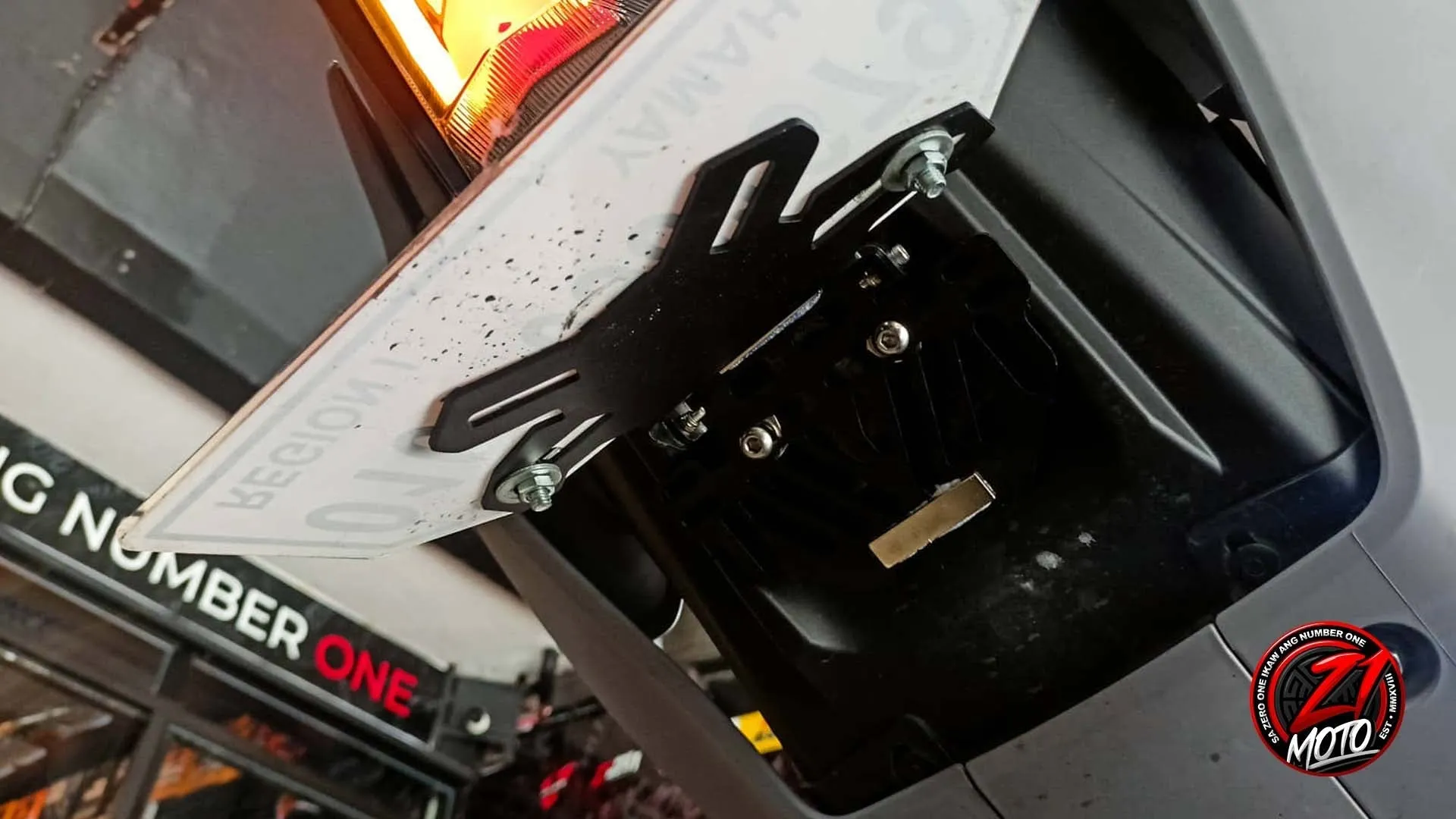 UNIVERSAL FOLDABLE FENDER ELIMINATOR