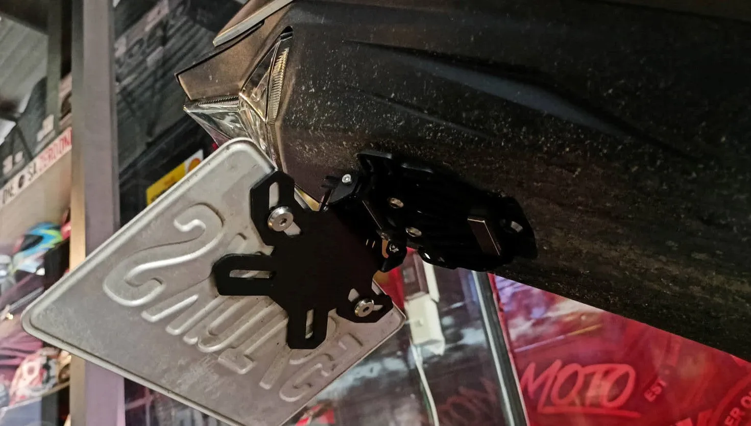 UNIVERSAL FOLDABLE FENDER ELIMINATOR