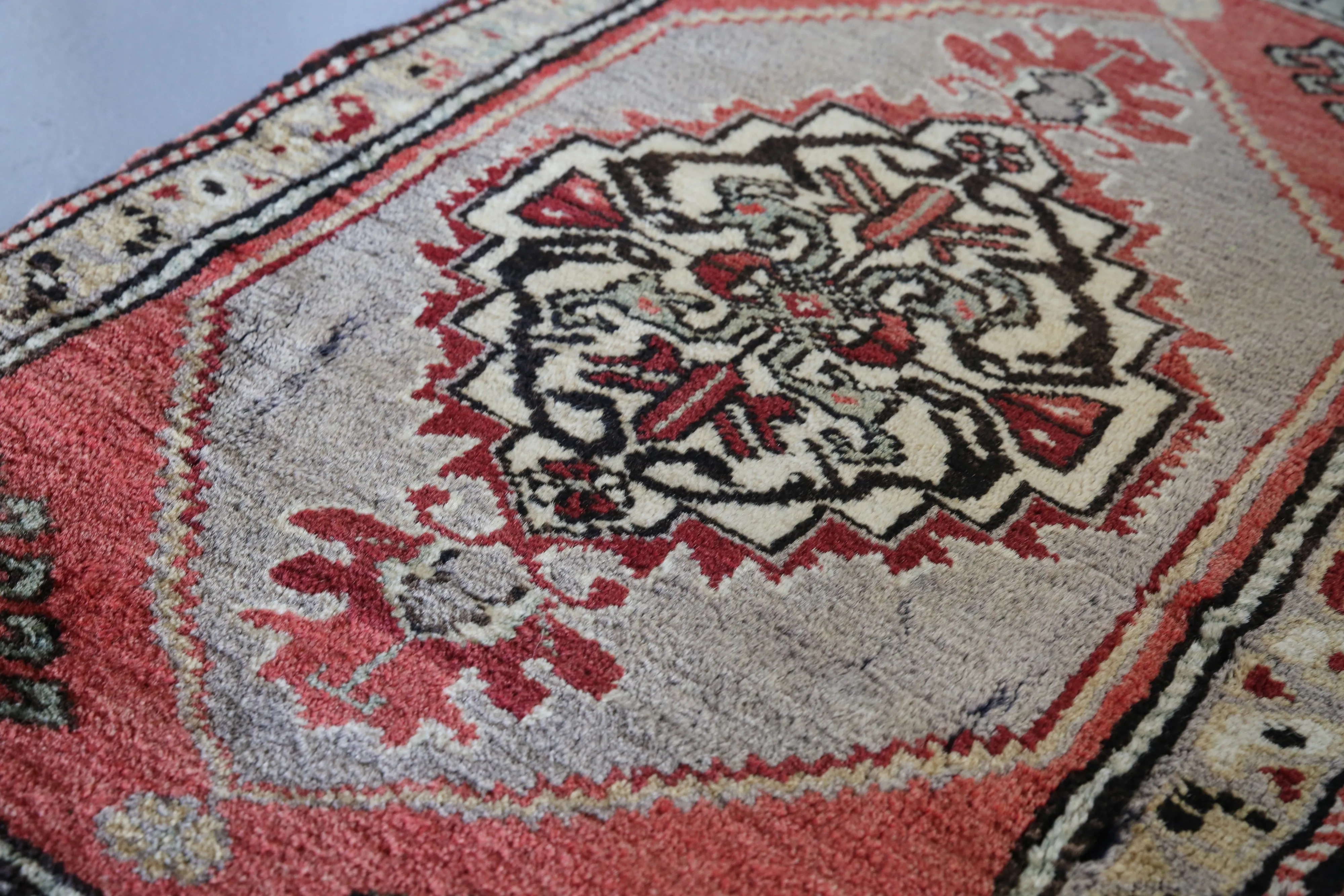 Vintage Mini Turkish Rug 1.9ftx3.2ft