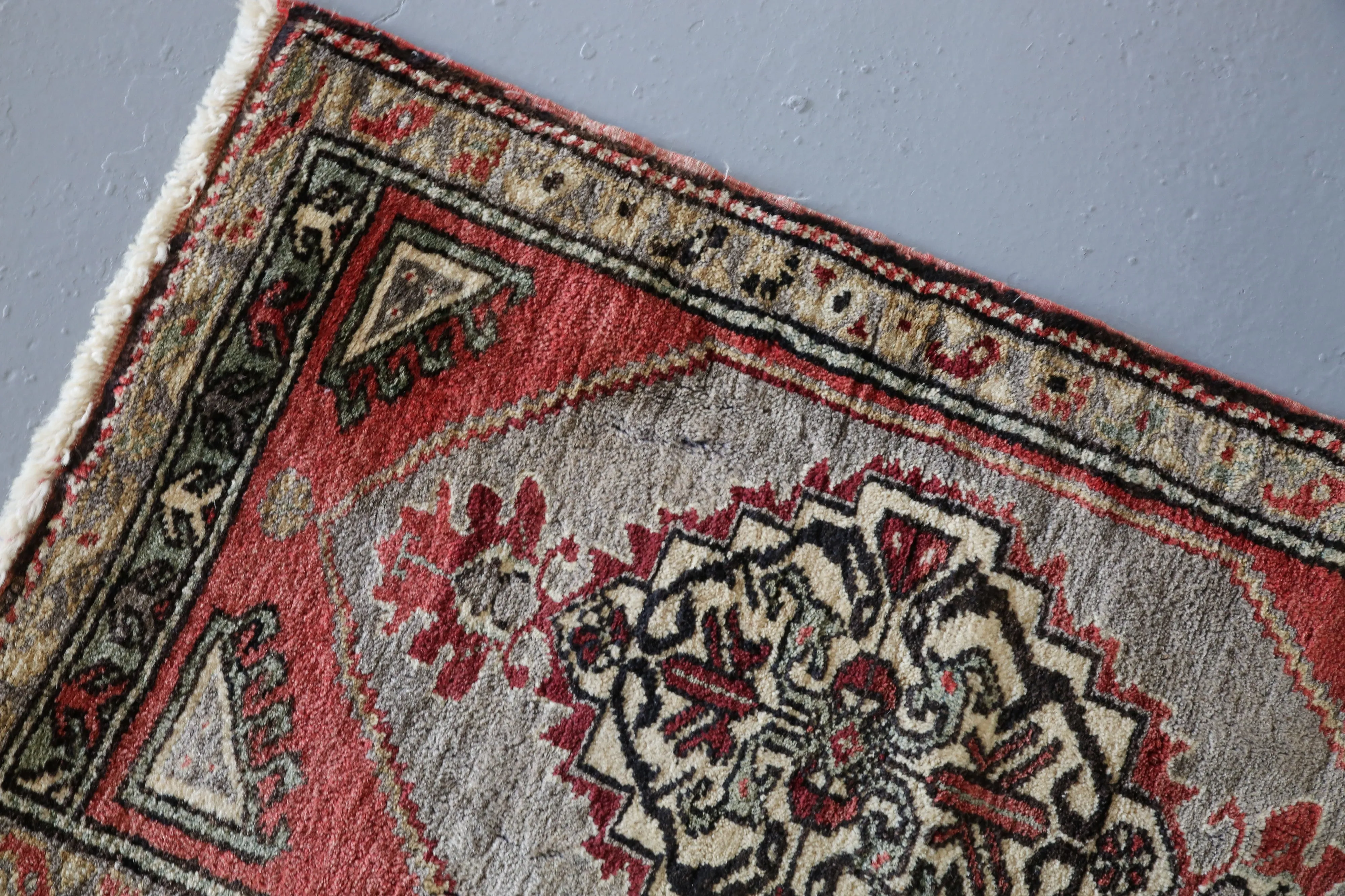 Vintage Mini Turkish Rug 1.9ftx3.2ft