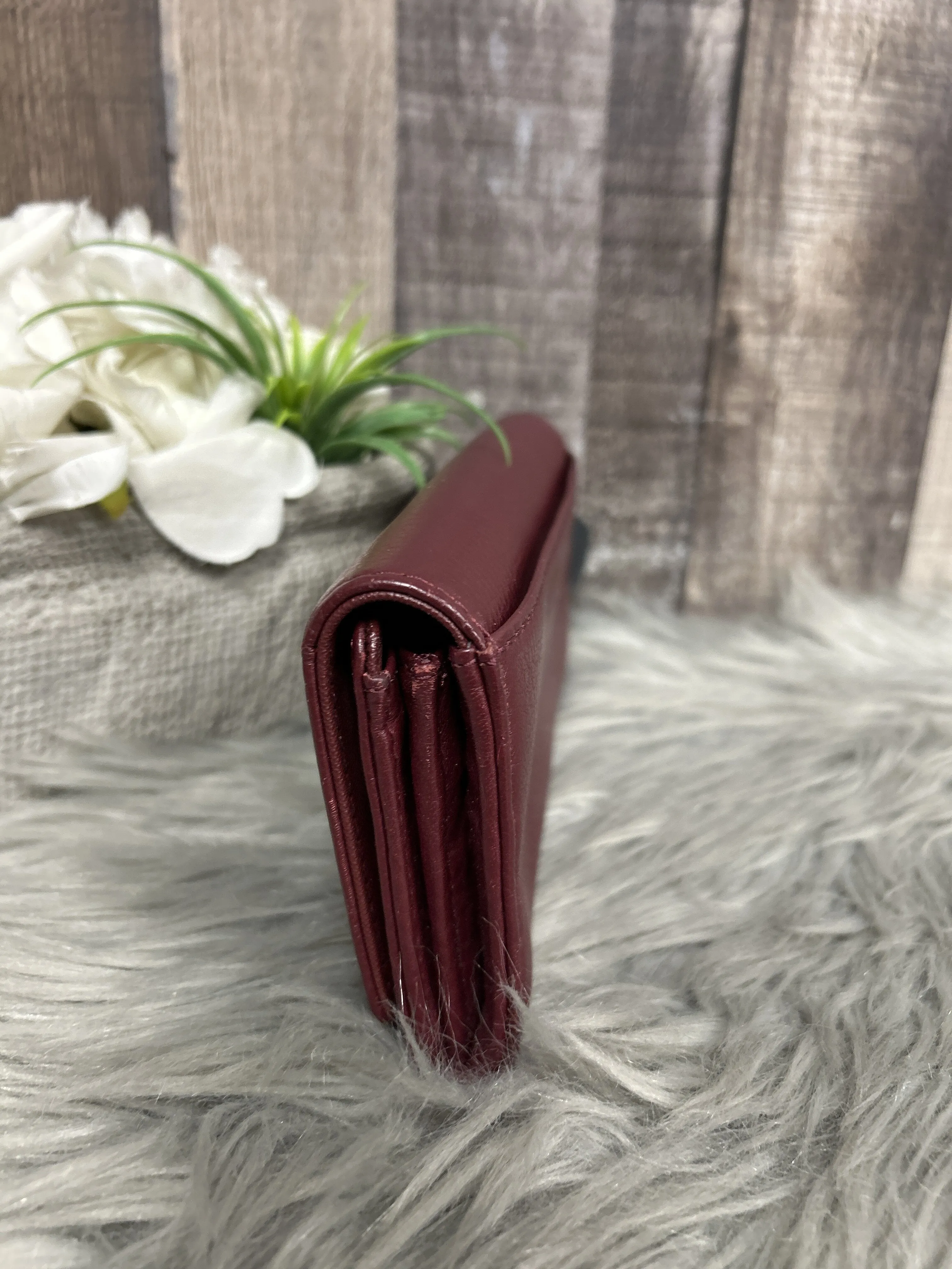 Wallet Designer By Michael Kors  Size: Medium