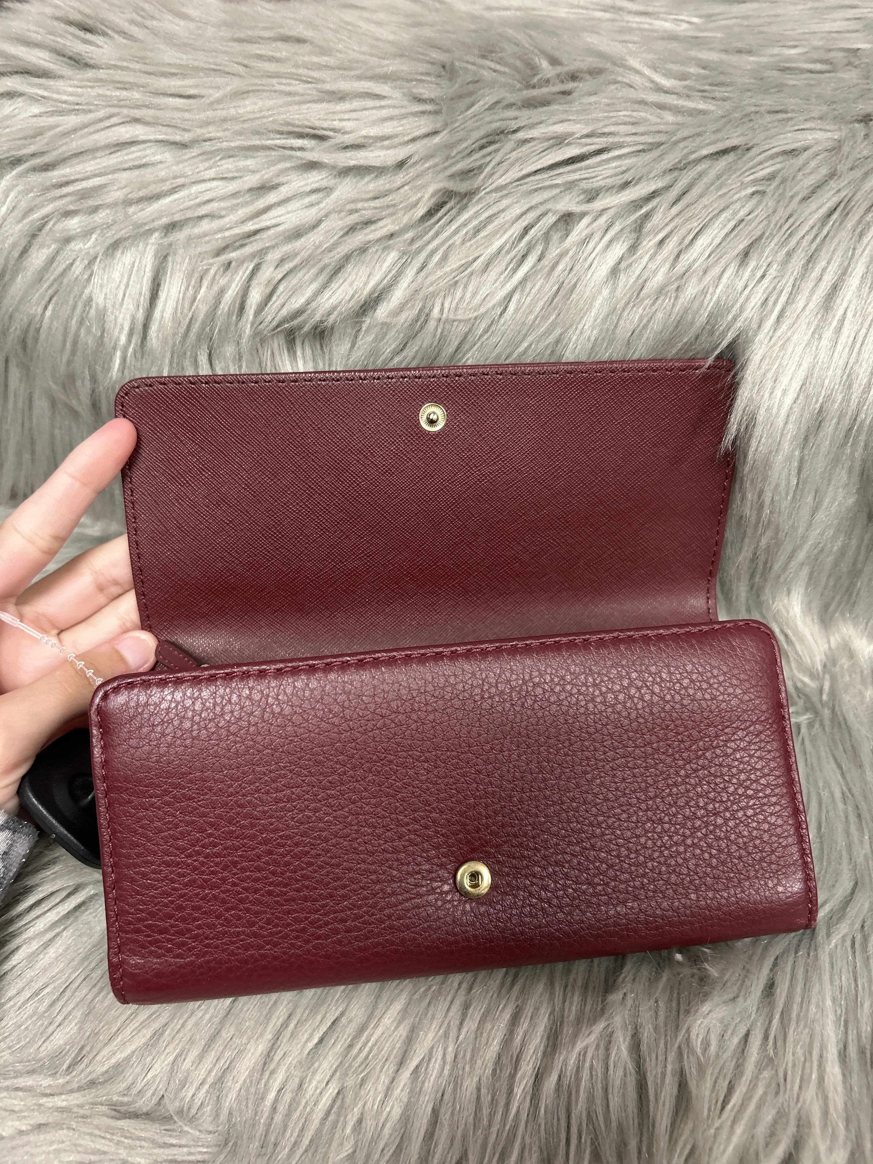 Wallet Designer By Michael Kors  Size: Medium
